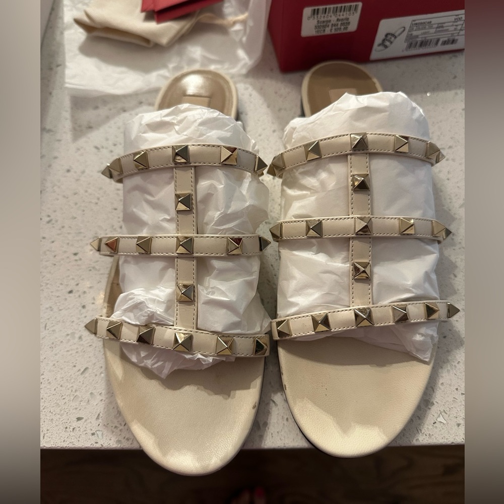 Valentino white rock stud sandals size 39 in good preowned condition in box.